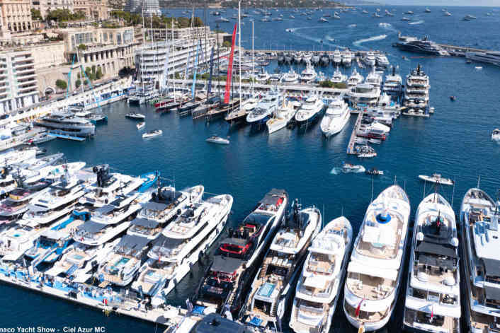 Superyachts up to 54 metres