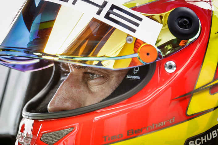 Der Rekordhalter Timo Bernhard erklärt die Nürburgring-Nordschleife