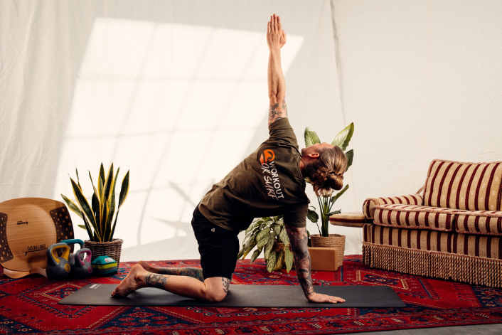 How to regenerate after a session - gentle recovery yoga with Sascha Lange