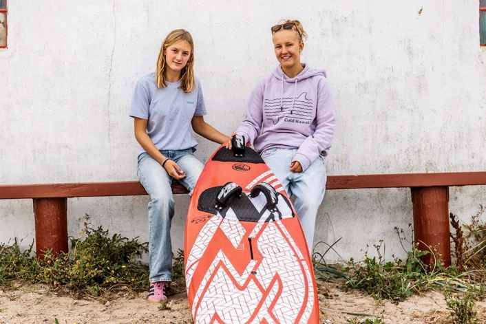 Who are Emma and Frida Miron?