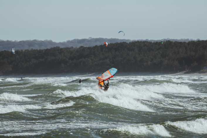 Neu Mukran on fire - Bilder vom Oststurm auf Rügen