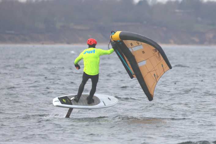 Crossover-Foilboard - das neue Naish Chimera im Test