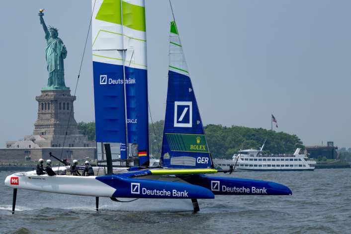 New York, New York - Spettacolo sul fiume Hudson