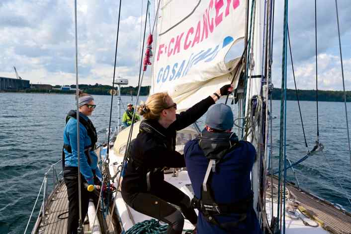 Come i ribelli della vela aiutano i malati di cancro a trovare un nuovo coraggio per affrontare la vita