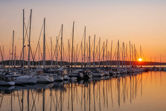 Les plaisanciers y trouvent encore des places d'amarrage libres