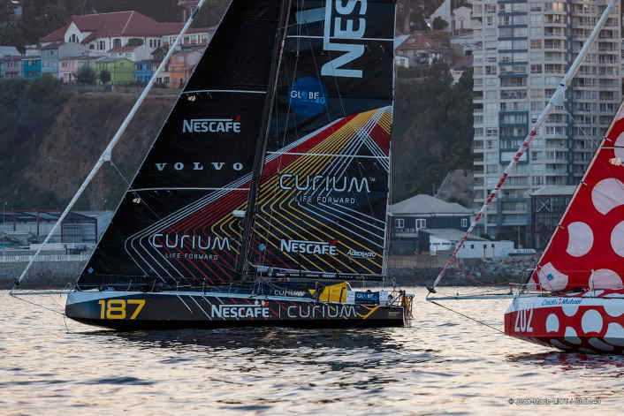 Après près de 7000 milles nautiques - photo-finish au large de Valparaiso