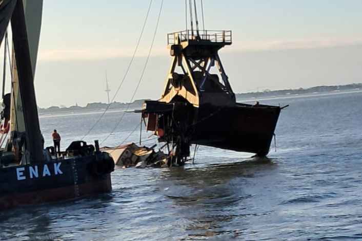 The "Ethel of Brixham" breaks up during salvage