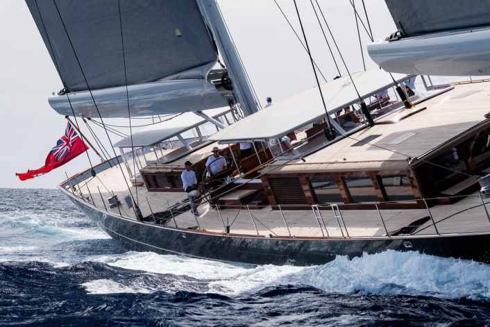 Große Schwester mit mehr Platz und Segelpower