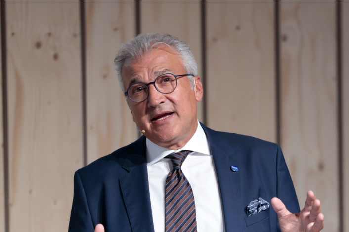 “Möglichst viele Player vereinen” – boot-Chef Michelidakis zum “blue innovation dock”
