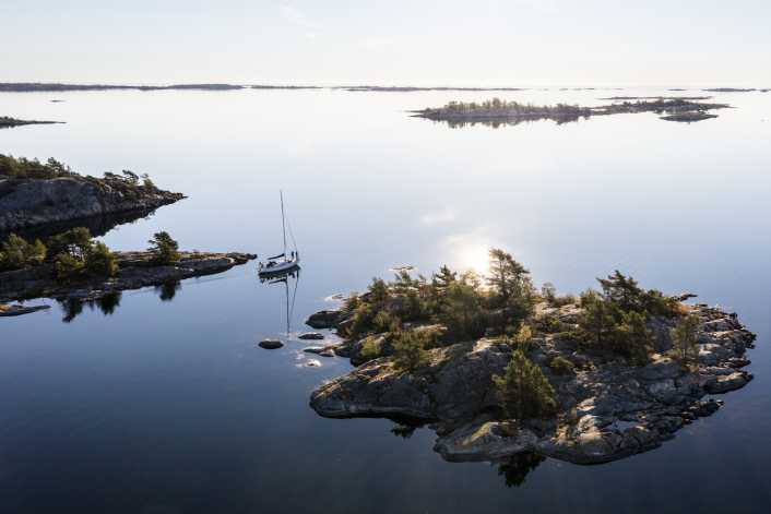 Uninhabited islands to win