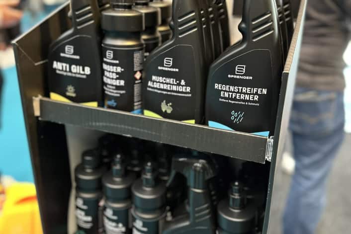 Reiniger für ein glänzendes Boot