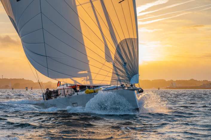 Erste Alu-Deckssalonyacht aus junger Kieler Werft