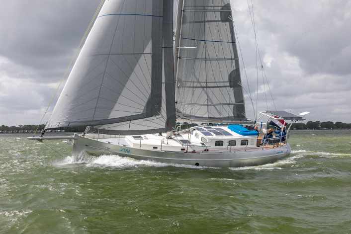 Stylish platform for a carefree sea voyage