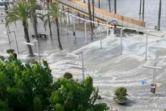 What lies behind these mini-tsunamis