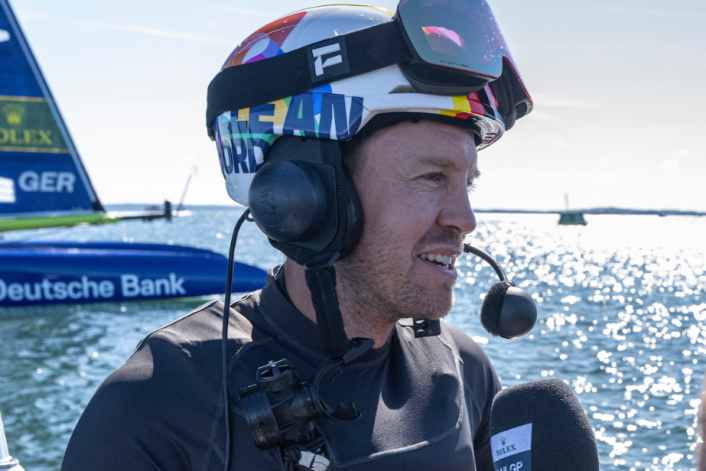Vente aux enchères ! Les gants Ferrari de Vettel et les casques SailGP