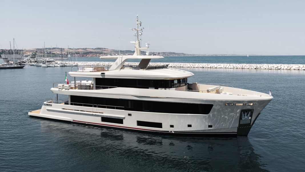 Cantiere delle Marche wassert erste Nauta Air 110