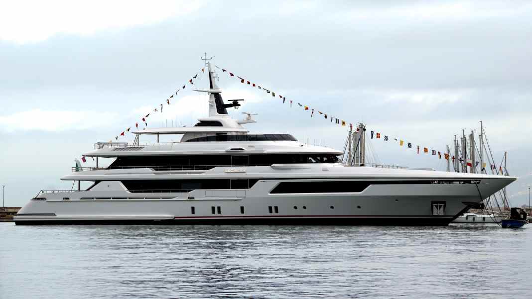 Codecasa liefert 57-Meter-Legacy 4 aus