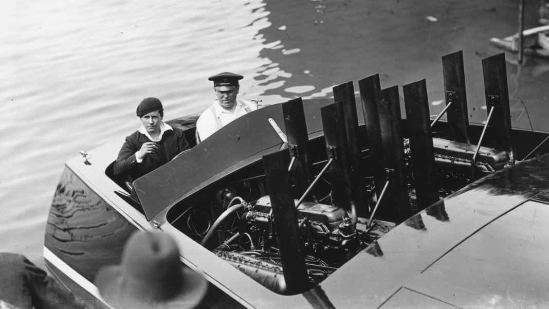 Pionierinnen im Motorboot-Rennsport