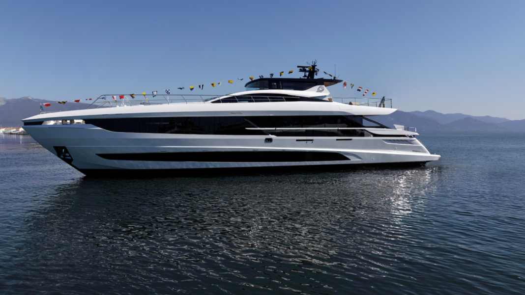 Die erste Mangusta GranSport 34 schwimmt