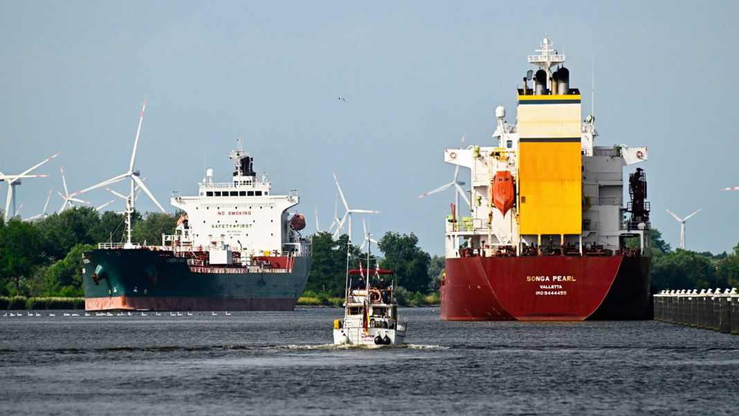Nord-Ostsee-Kanal - mit dem Charterboot unterwegs zwischen den Meeren