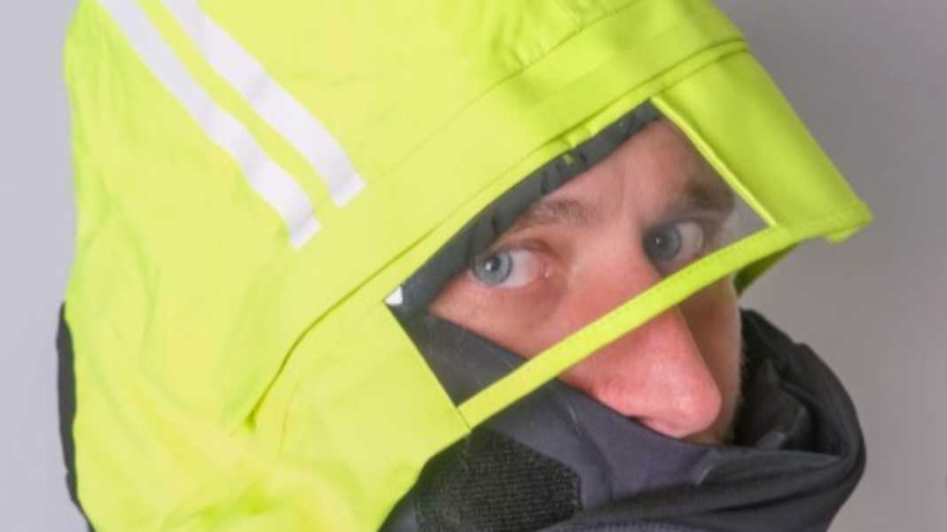 Oilskin with transparent hood and padding