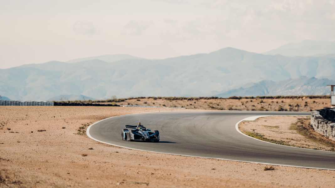 Porsche testet Gen4-Rennwagen mit Allradantrieb