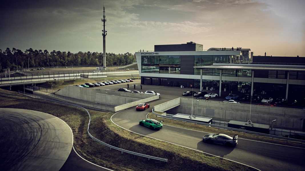Porsche startet Werksabholung am Hockenheimring