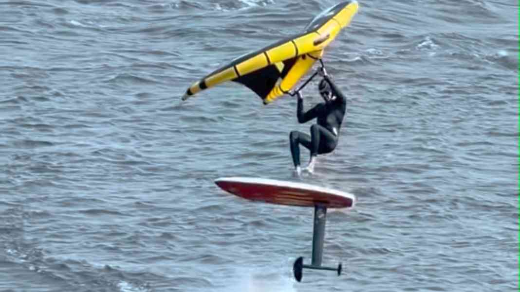 Shoveit! When skateboarding meets wingfoiling