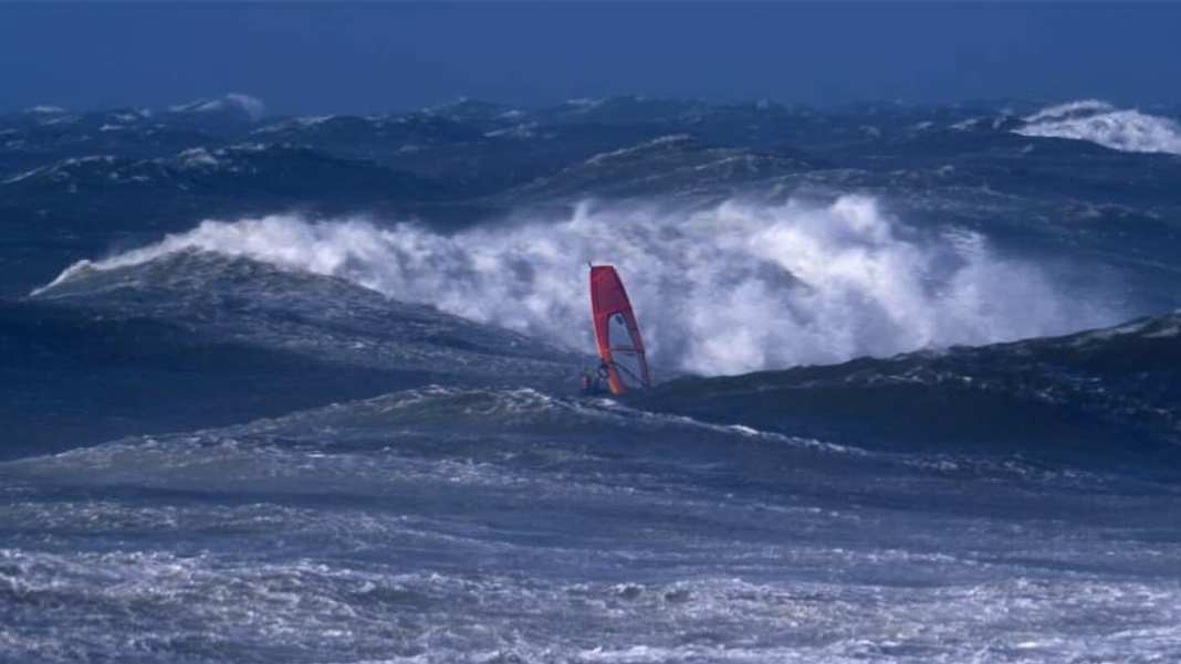 „Ich bin der gebrochene Fuß“ - die Geschichte hinter einem Windsurf-Unfall