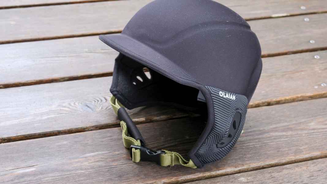 The Olaian surf helmet from Decathlon put to the test
