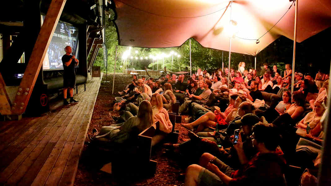 Saltwater Surf Movie Night 2026 startet - surf verlost 5x2 Tickets