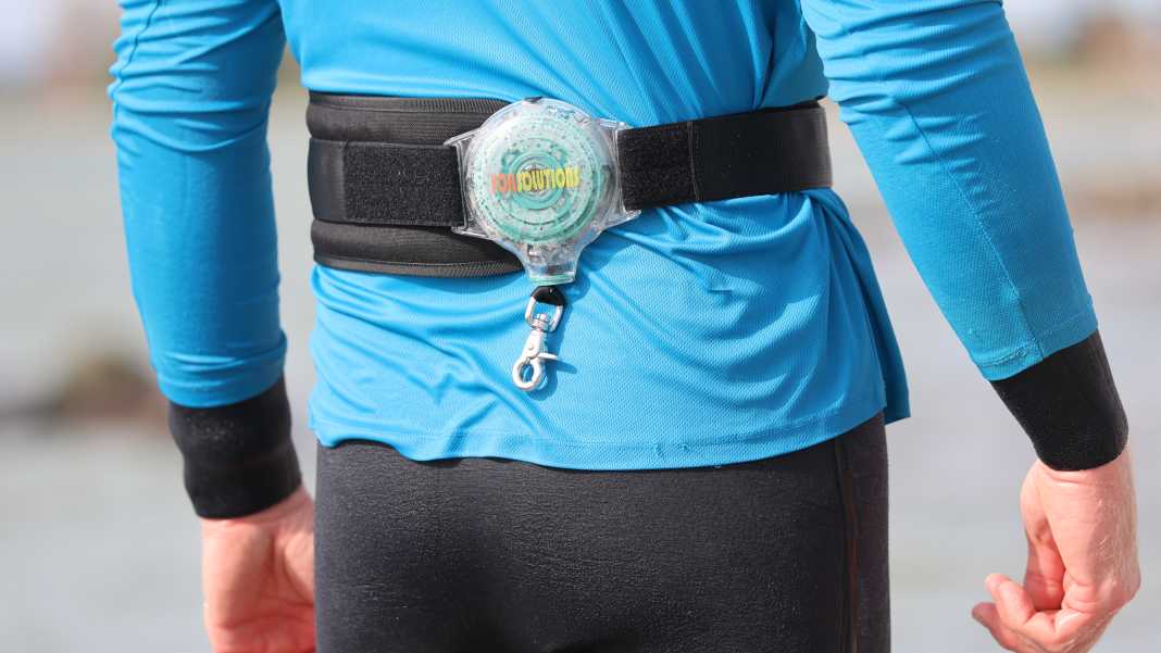 Sicher Wingfoilen - die EFS Roll Leash im Test