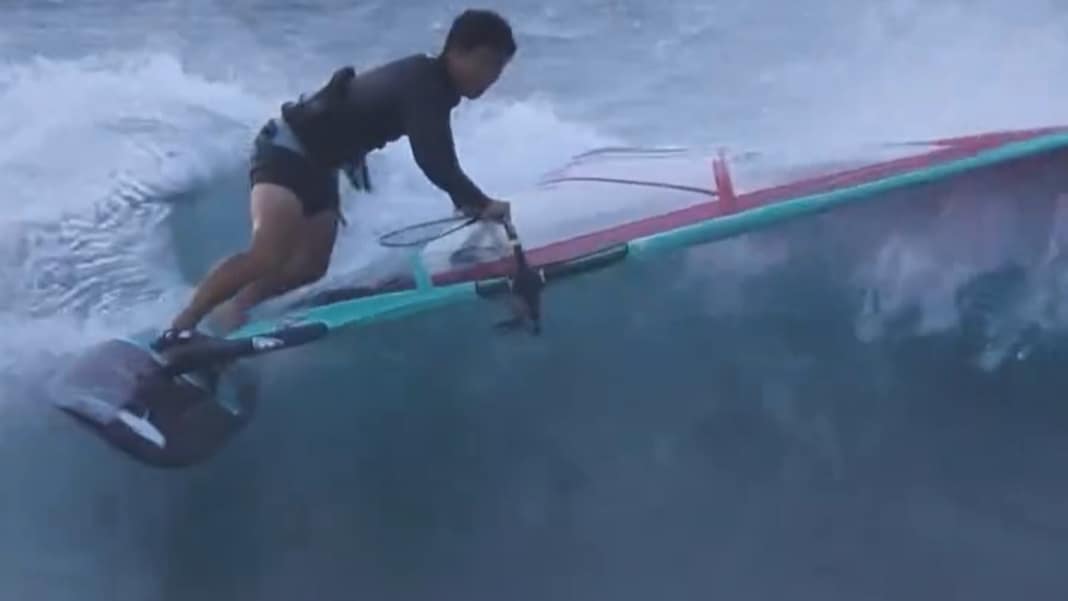 Freestyle oder Wave? Takuma Sugi mit spielerischem Style in Ho’okipa