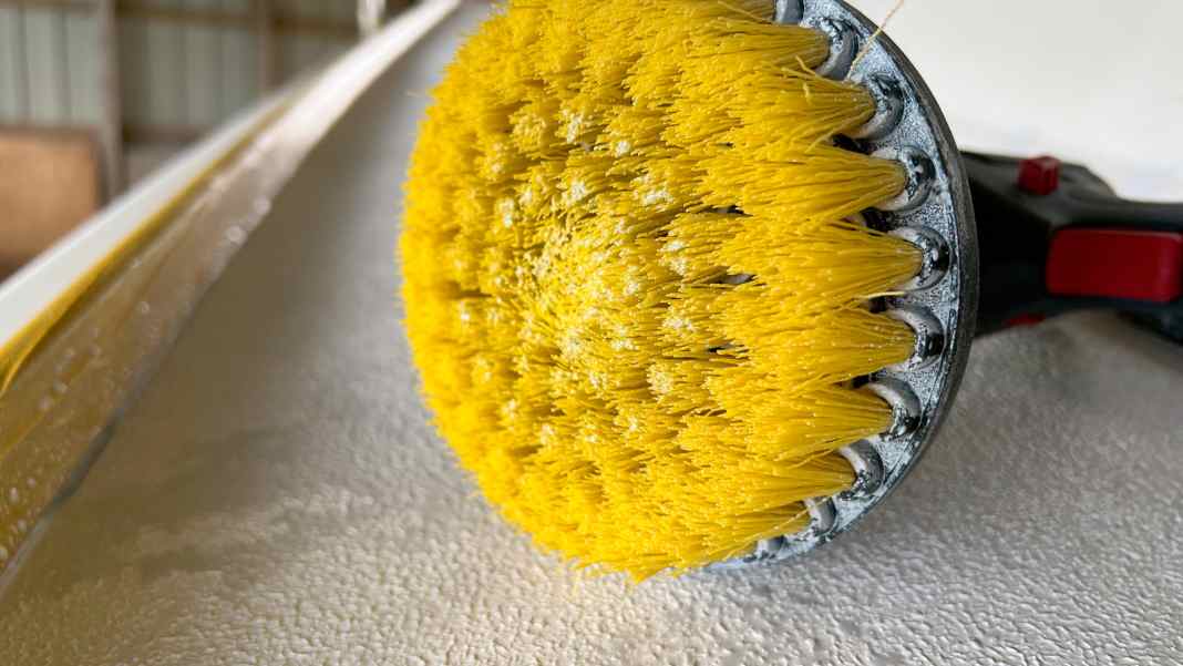 Pulizia dei pori anti-scivolo - passo dopo passo