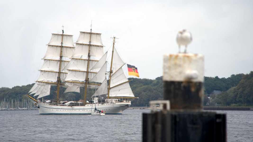 Back in Kiel under full sail