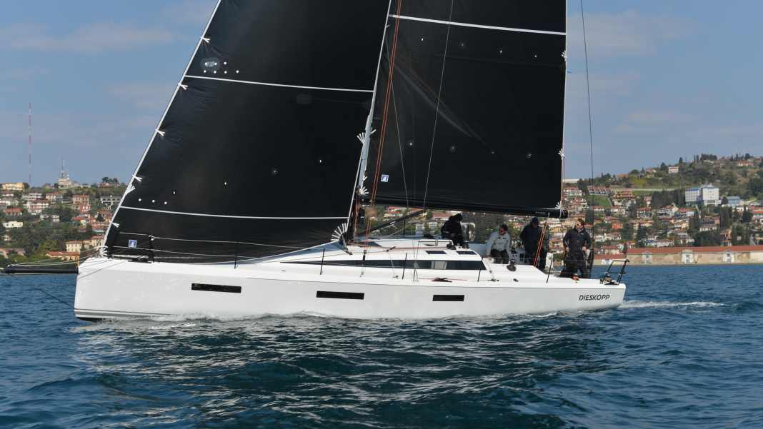 Dehler-Designer bringen neuen Performance-Cruiser mit Schwenkkiel
