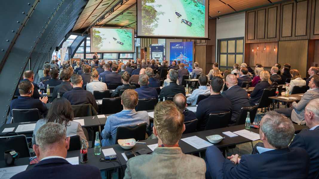 Crystal Jubilee in St Pauli