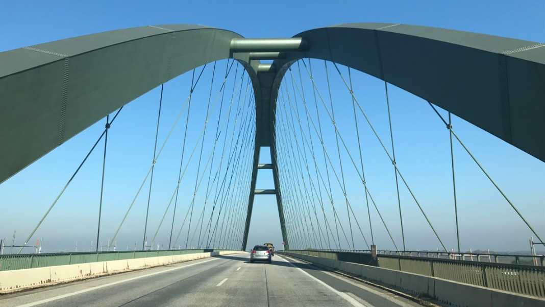 Fehmarnsundbrücke mal wieder Baustelle