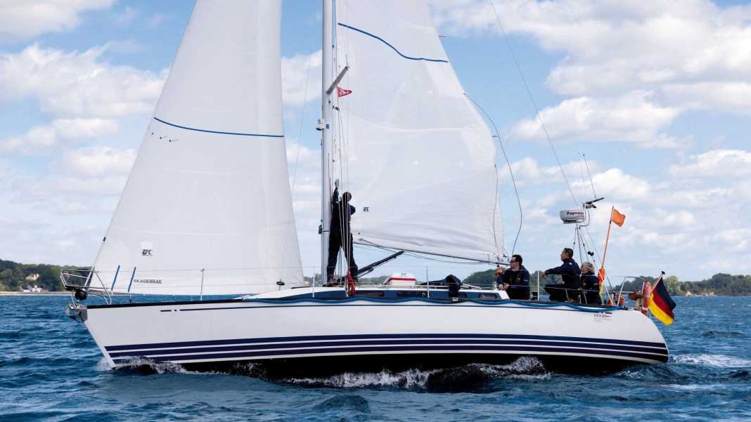 In zehn Schritten zum Reffmanöver in Rauschefahrt