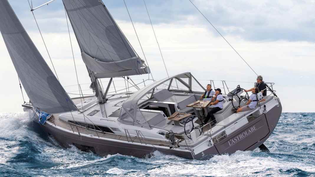 Una potente imbarcazione da crociera con ambizioni blue water messa alla prova