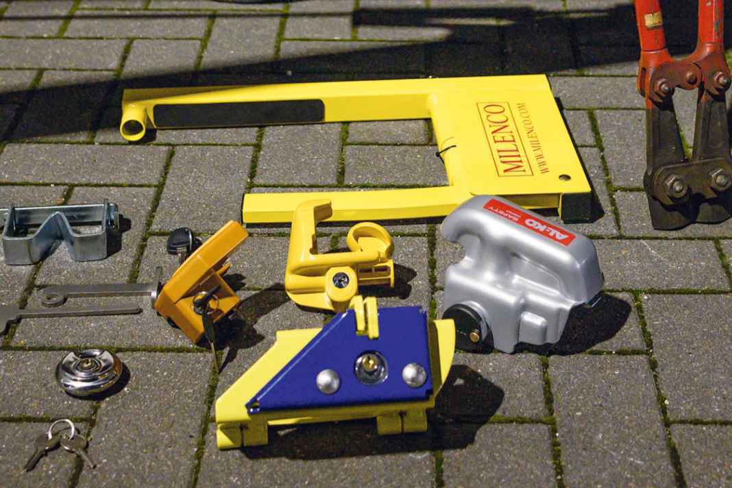 Preventing boat theft - 14 trailer locks in detail