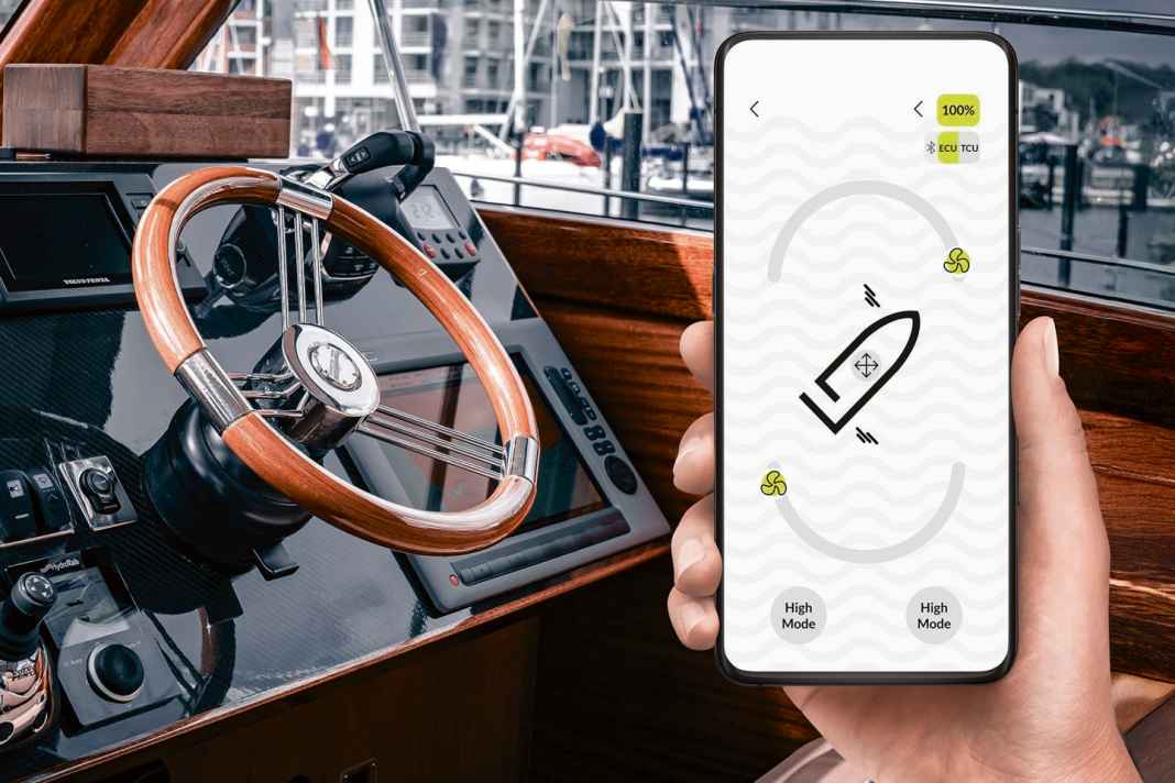 Smartdock connects the smartphone to the engine