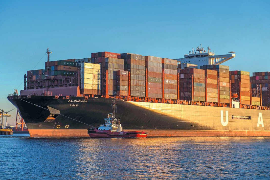 Hamburg harbour tugboat - De Schlepper un sien Crew