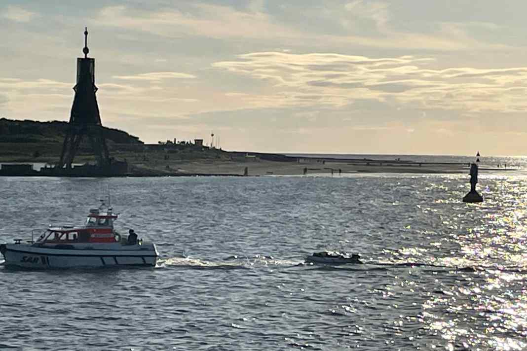 Five people rescued from a sinking motorboat