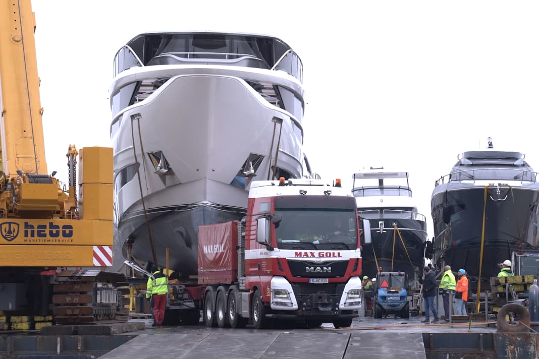 Eight superyachts arrive despite high tide - with video