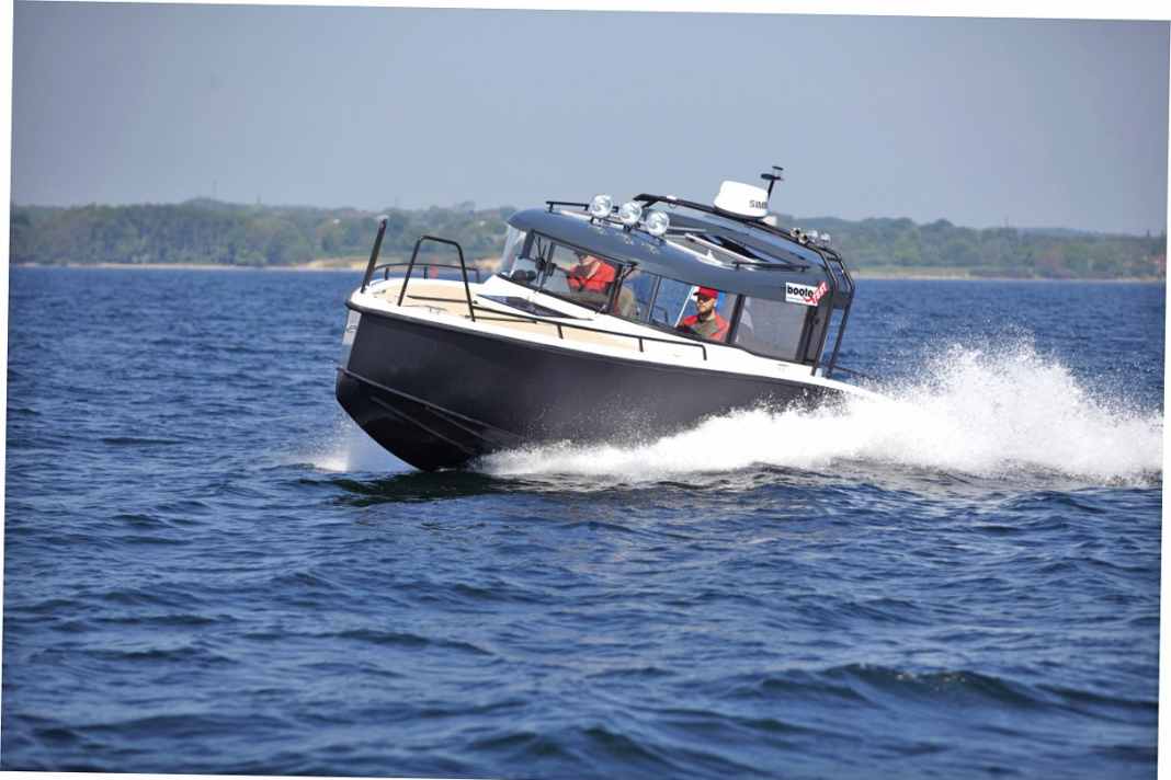 XO 270 RS Front Cabin