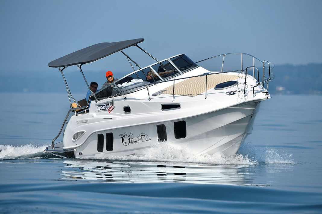 Öchsner Yachtline 30 - Trailerbares 30-Fuß-Boot