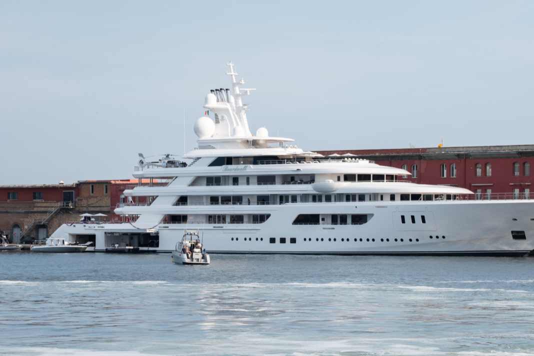 US-Botschafter mit 117-Meter-Lürssen auf Italien-Tour – Protest aus Venedig