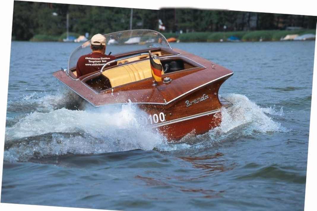 30 Oldtimer und eine Hochzeit