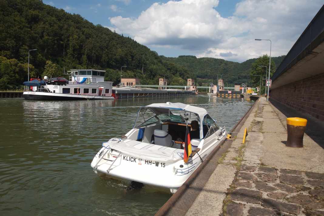 What you should consider before locking with pleasure craft